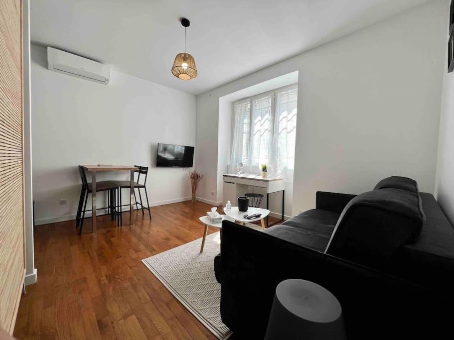 Appartement Climatise / Centre-Ville / 4 Personnes Besançon Exterior foto